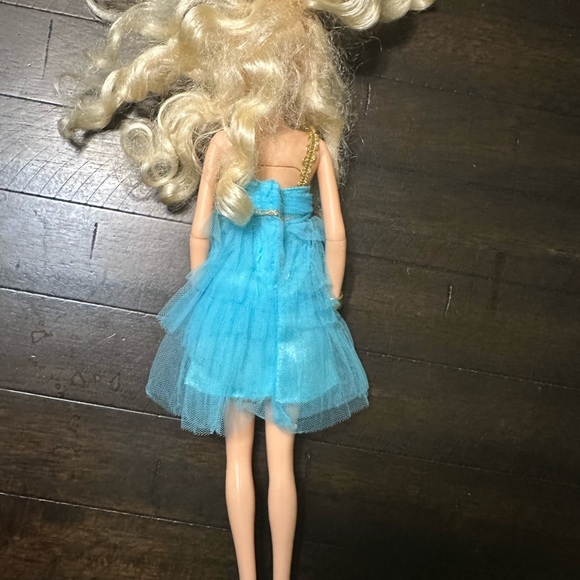 Singing Taylor Swift “You Belong with Me” doll - Picture 4 of 4